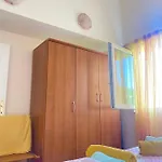 Appartamento Prilaz Obali *