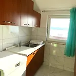 Appartamento Prilaz Obali *