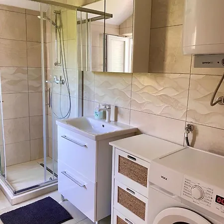 Prilaz Obali Апартаменты Драмаль